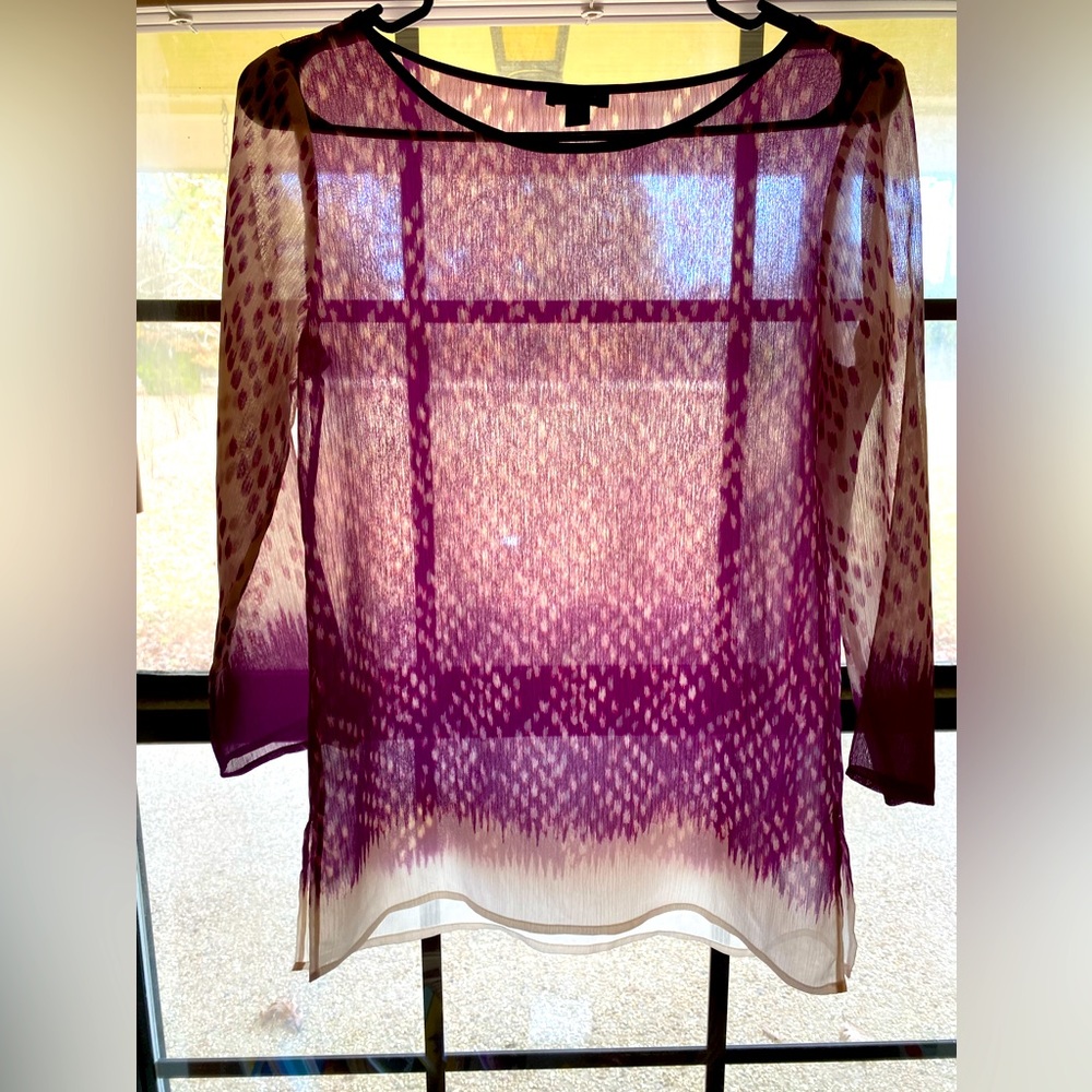 Ann Taylor women’s blouse size extra small. Business casual; lightweight shirt